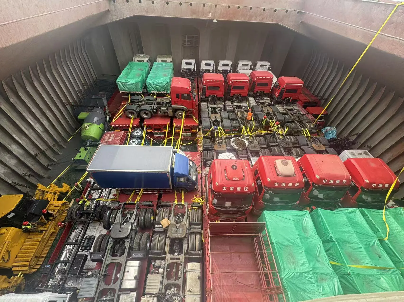 Multi Size Low Bed Semi Trailer Cross Border Equipment Transportation for Uzbekistan Infrastructure Projects