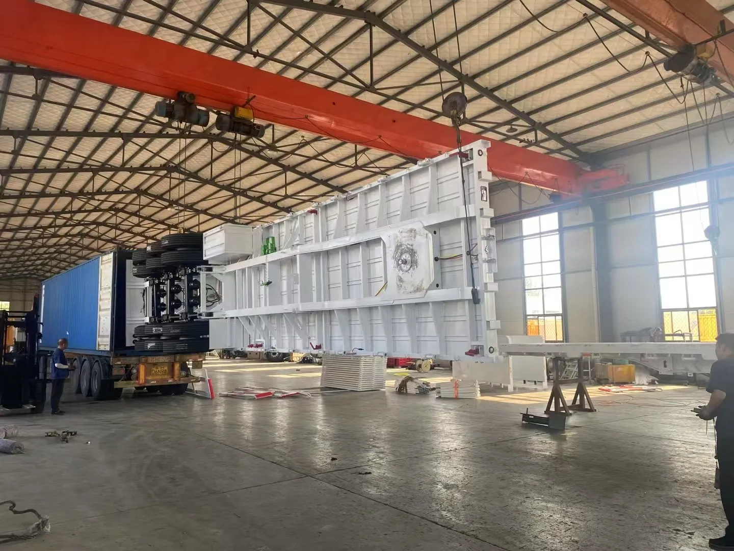 Heavy Duty Low Bed Semi Trailer Machinery Transport Solution for Brazil Highway Infrastructure