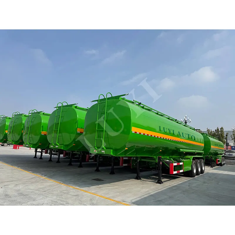 40,000-liter fuel tanker