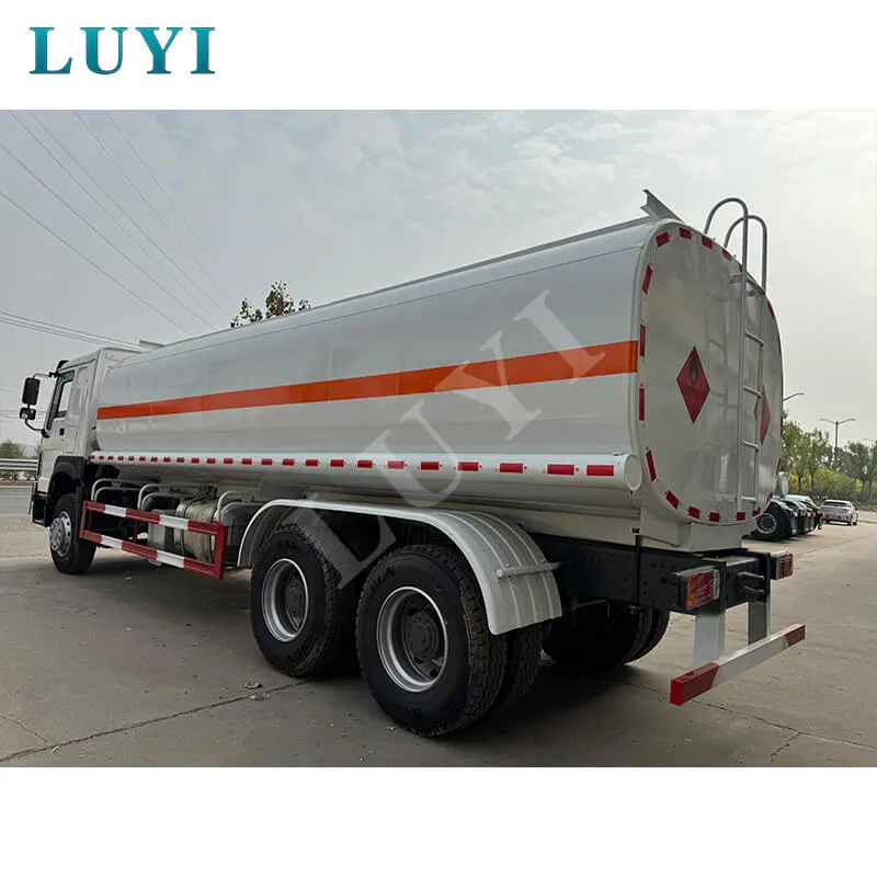 6X4 HOWO 8-compartment Oil Tank Transport Truck