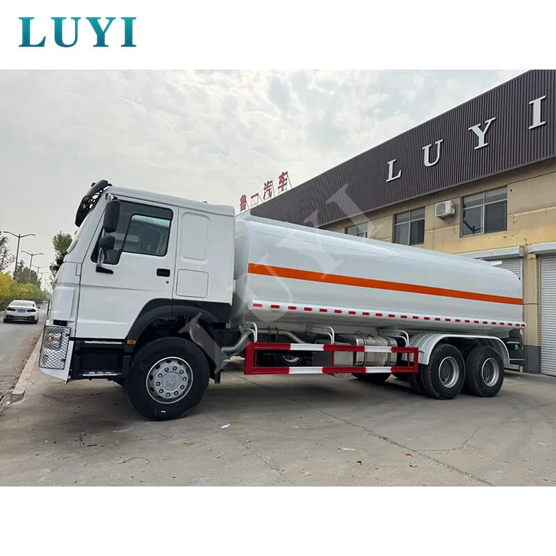 6X4 HOWO 8-compartment Oil Tank Transport Truck