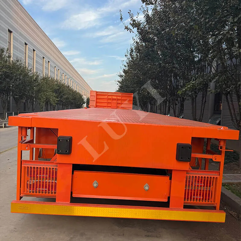 3‑axle flatbed semi‑trailer