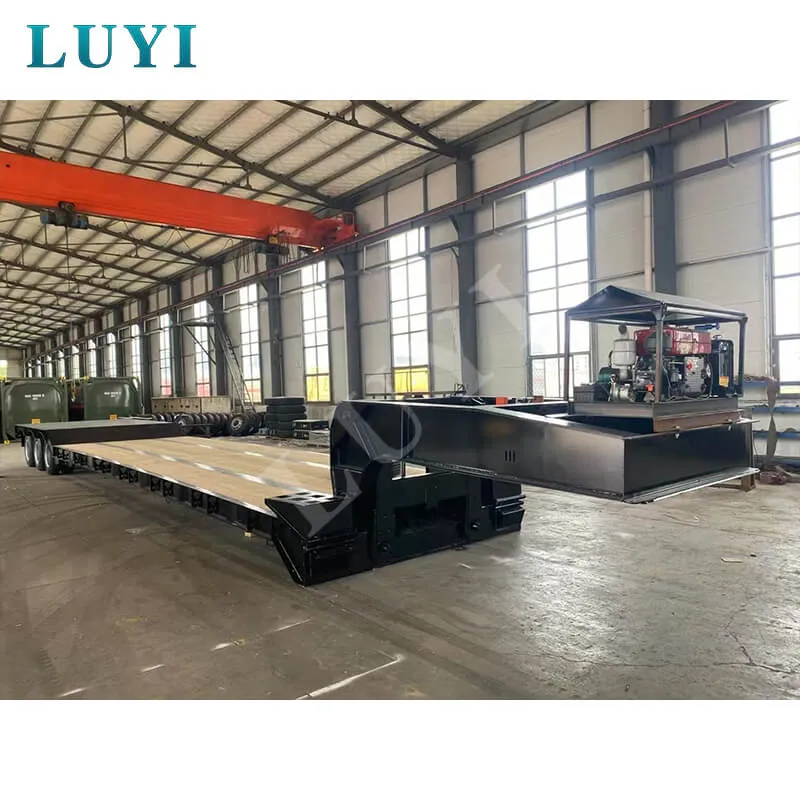 3‑axle low bed trailer with wood floor