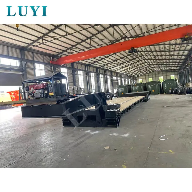 3‑axle low bed trailer with wood floor