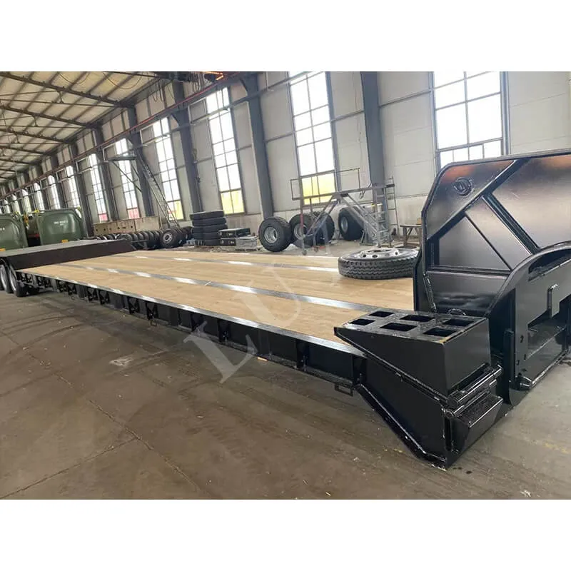 3‑axle low bed trailer with wood floor