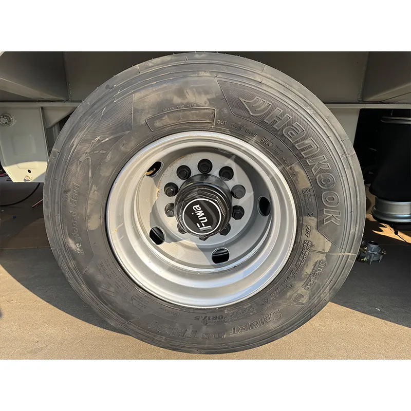 80‑ton 17‑meter 8‑axle low‑bed semi‑trailer