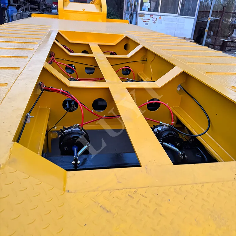 3‑axle low‑bed semi‑trailer