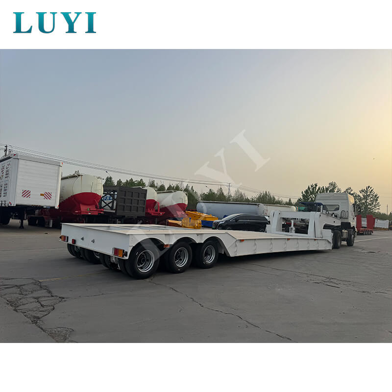 3‑line 6‑axle low‑bed flatbed semi‑trailer with detachable gooseneck