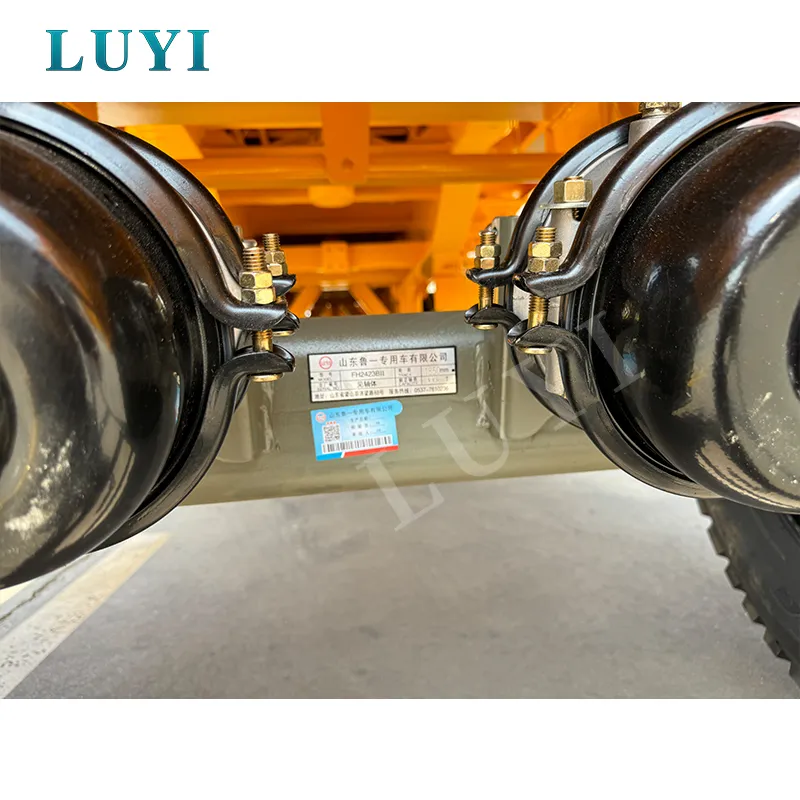 Side‑tipping semi‑trailer with push‑rod