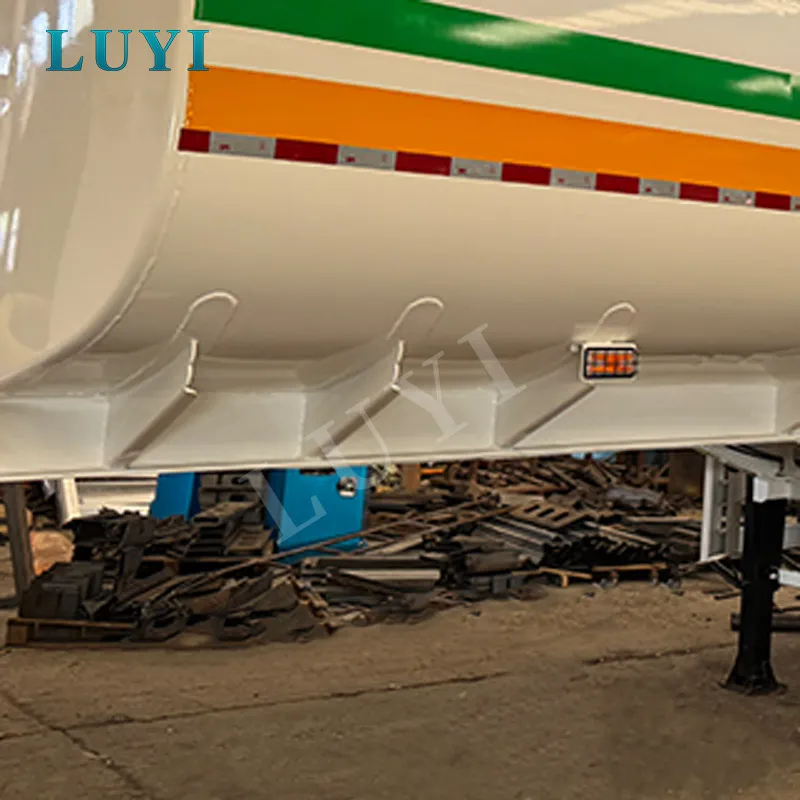 3-axle fuel tank semi-trailer