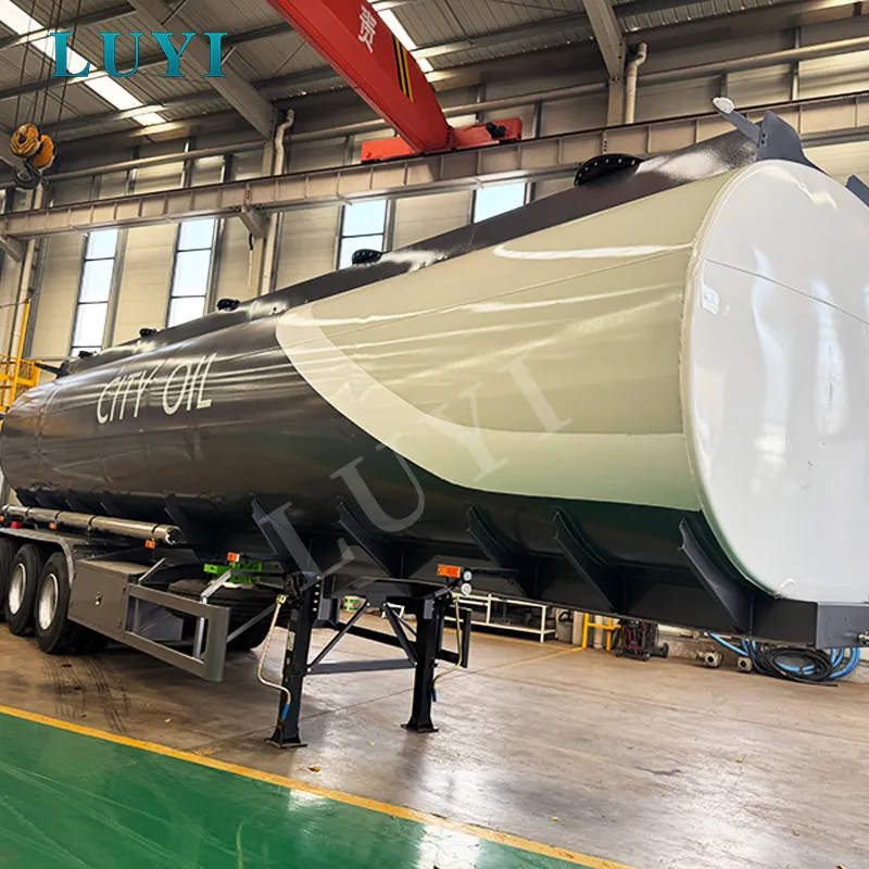 40,000-liter gray oil tanker