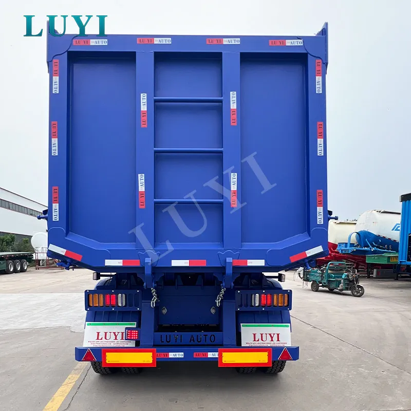3-axle dump truck