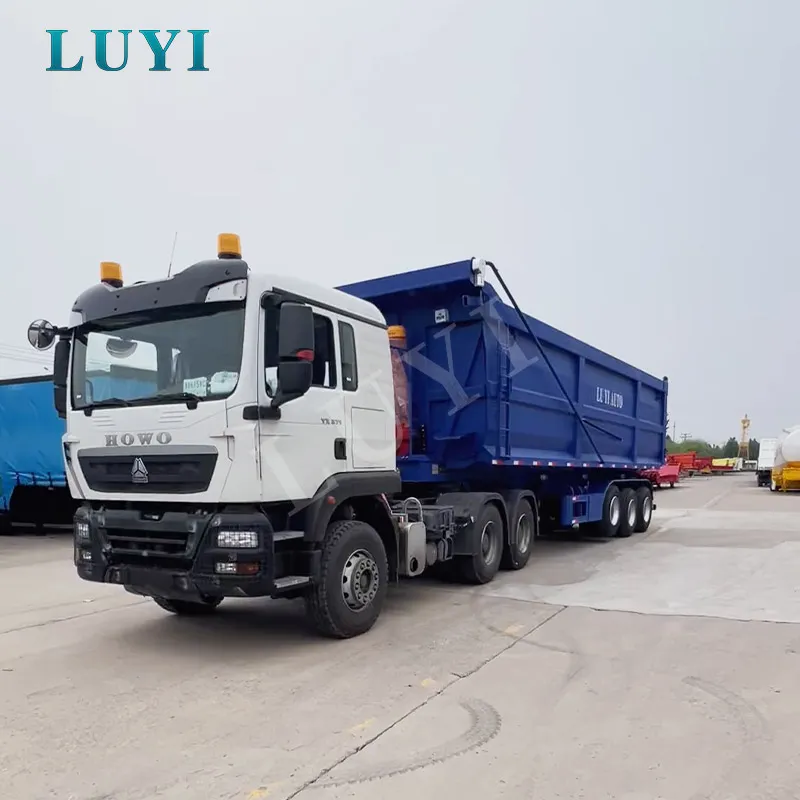 3-axle dump truck